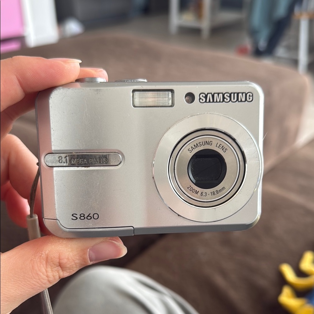 Samsung Silver Digital Camera Compact Point-and-Shoot